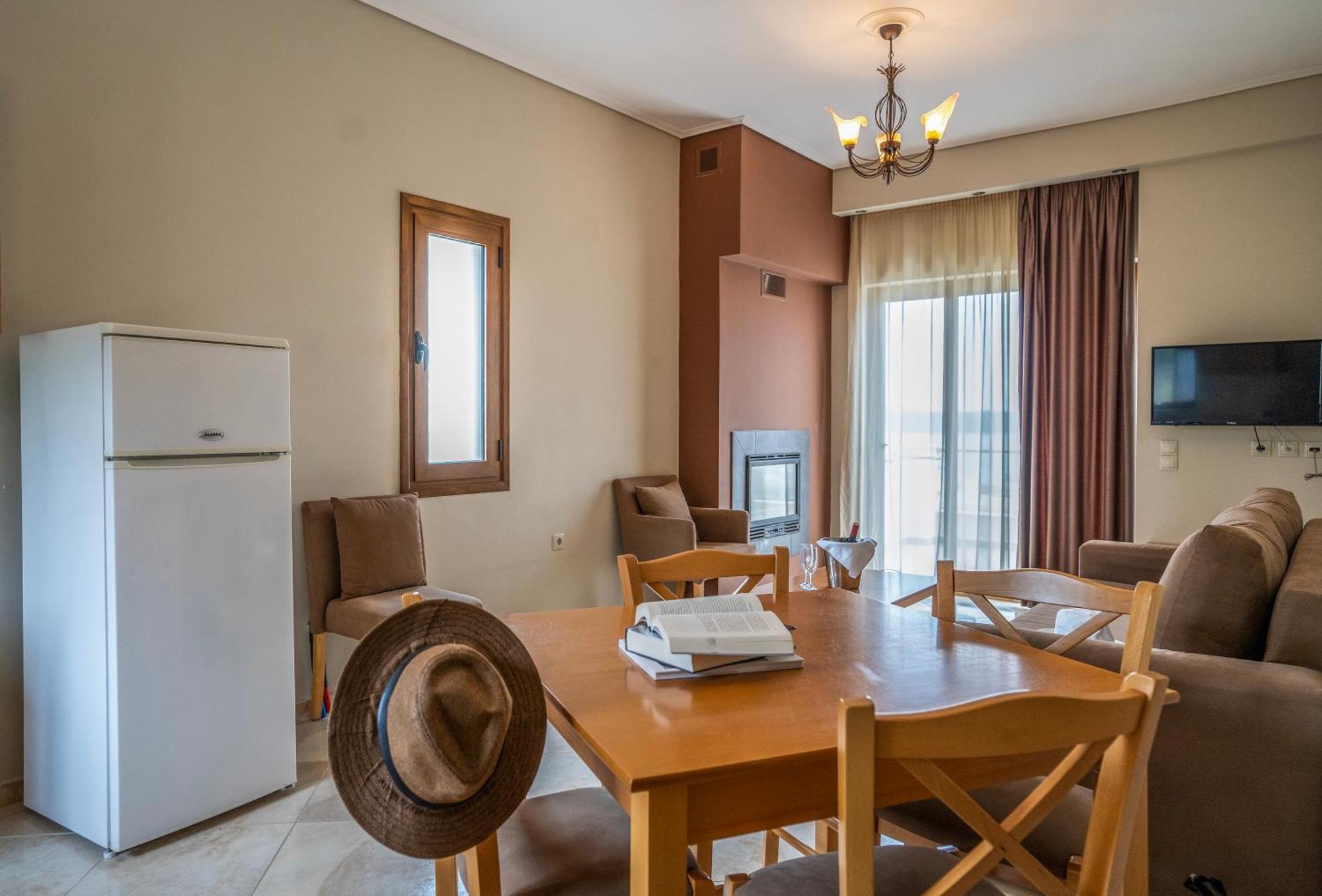Evia Hotel & Suites Marmari  Exterior photo