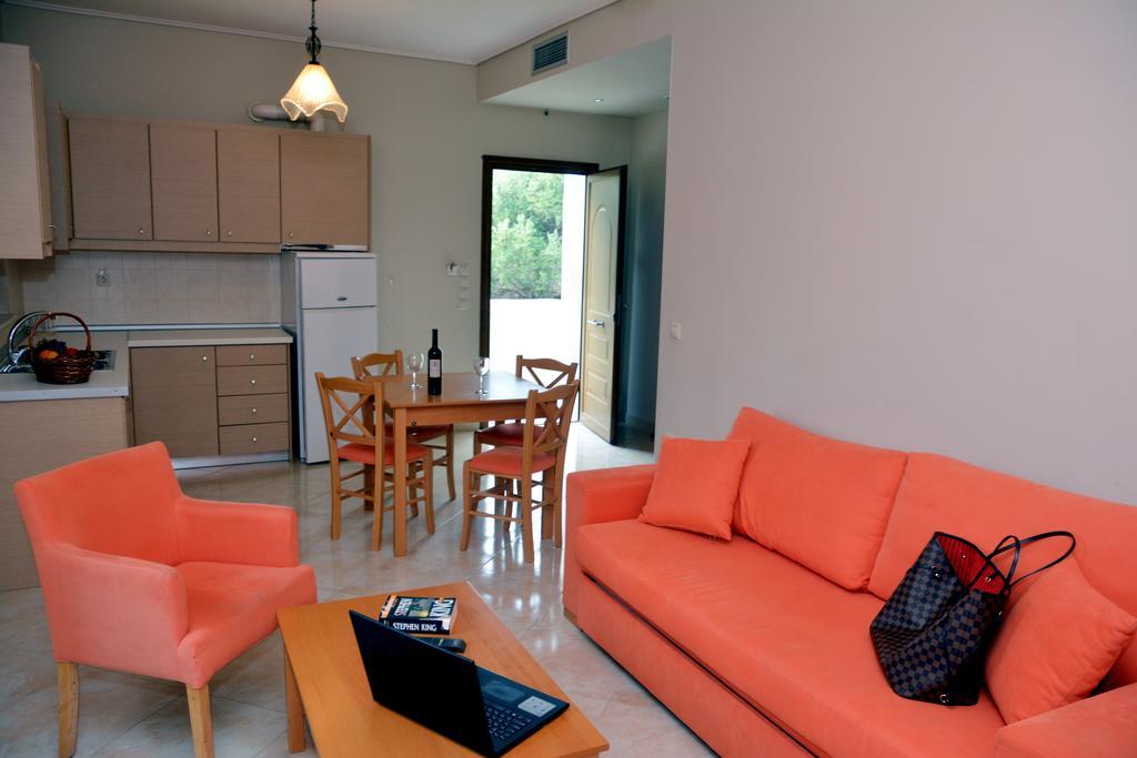 Evia Hotel & Suites Marmari  Exterior photo